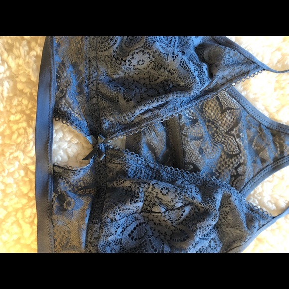 Blue Keyhole Lace Bralette - Picture 2 of 5